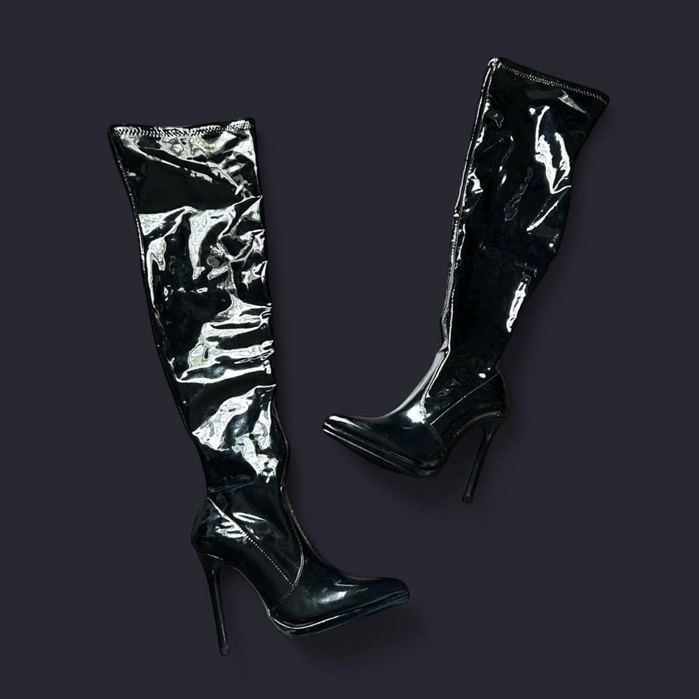 Black patent knee-high boots with pointed toe and 5" stiletto heel #gothboots